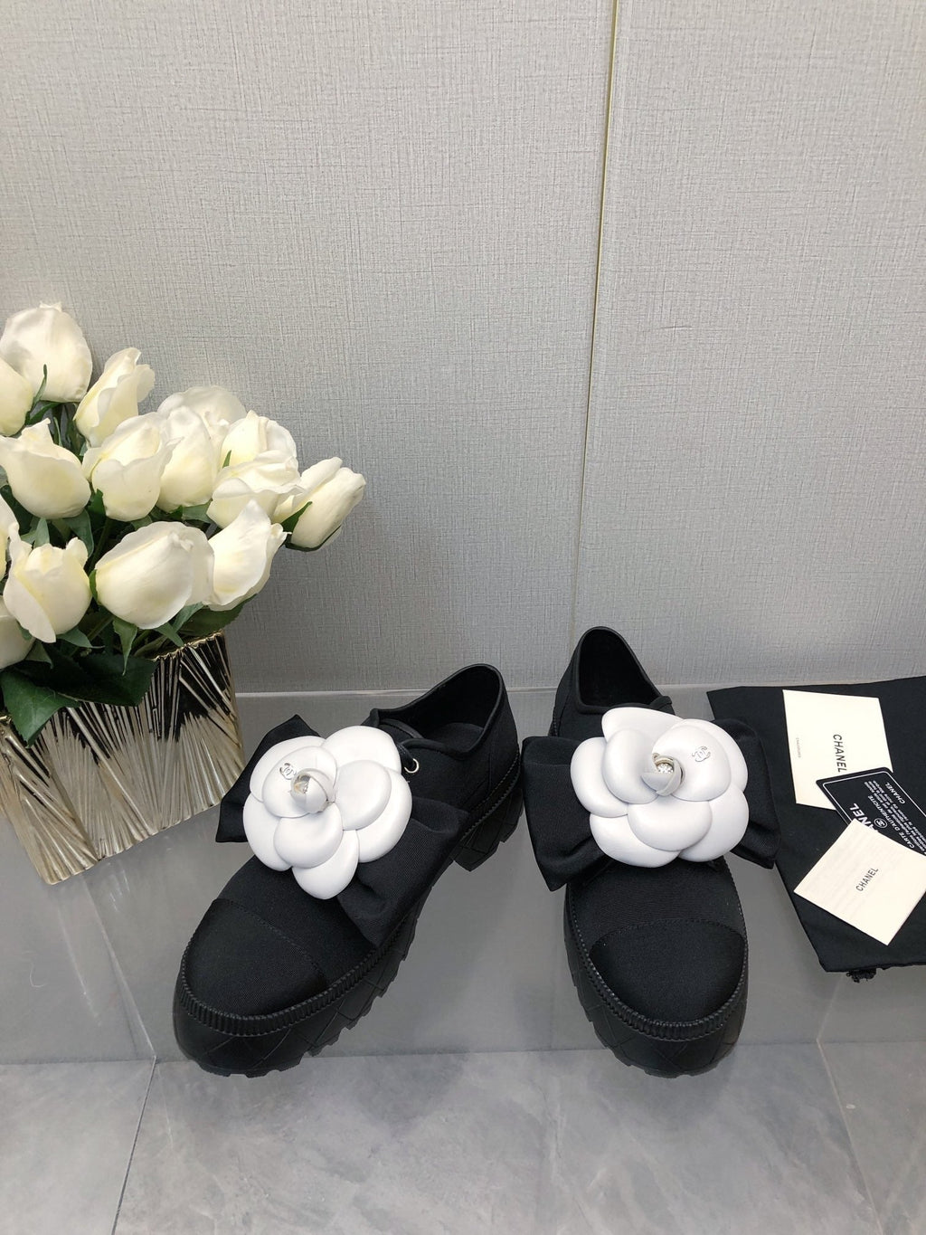 CC 26s Camellia Lug Sole Loafers Black White Cotton