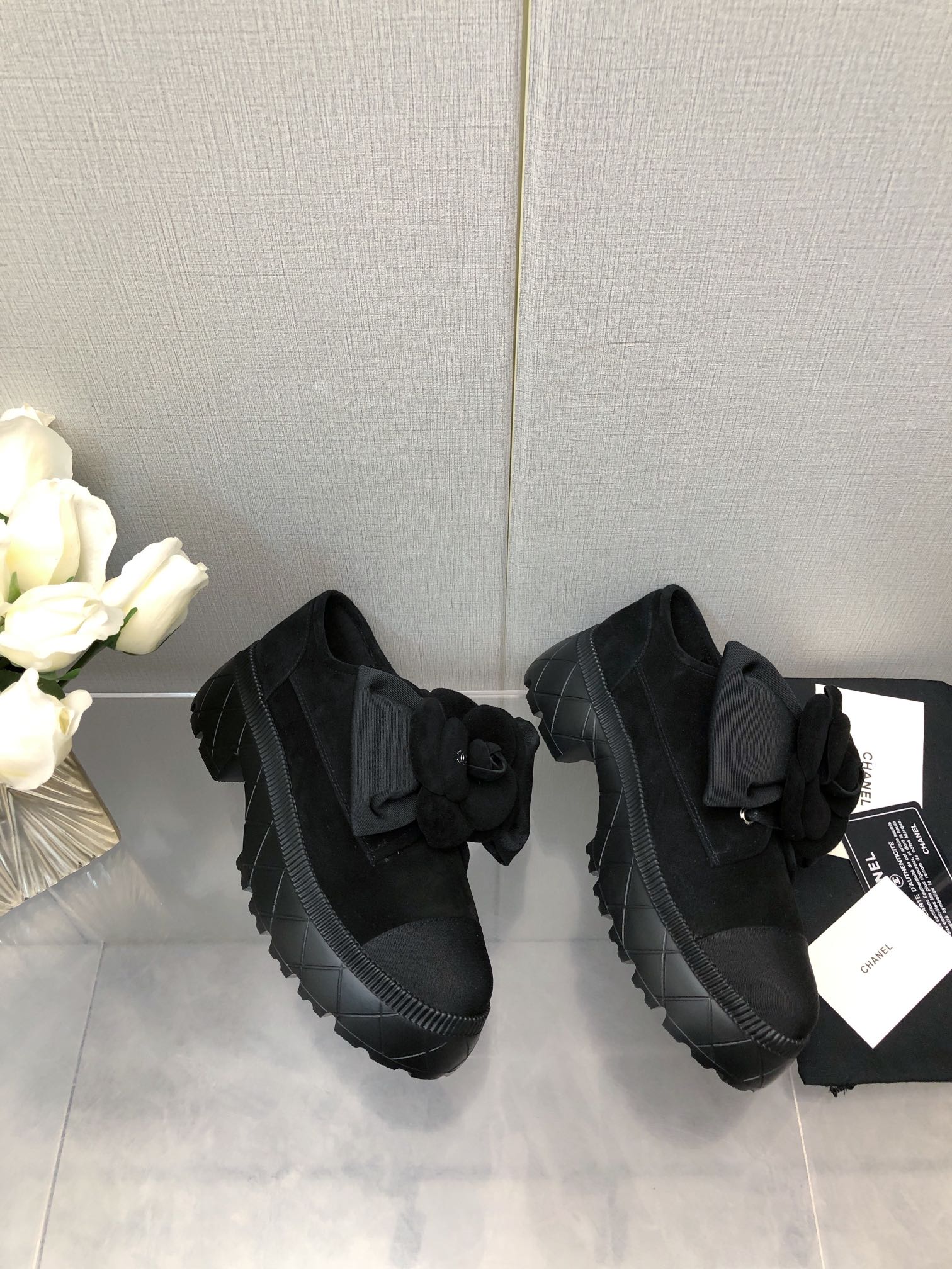 CC 26s Camellia Lug Sole Loafers Black Cotton Suede 673052