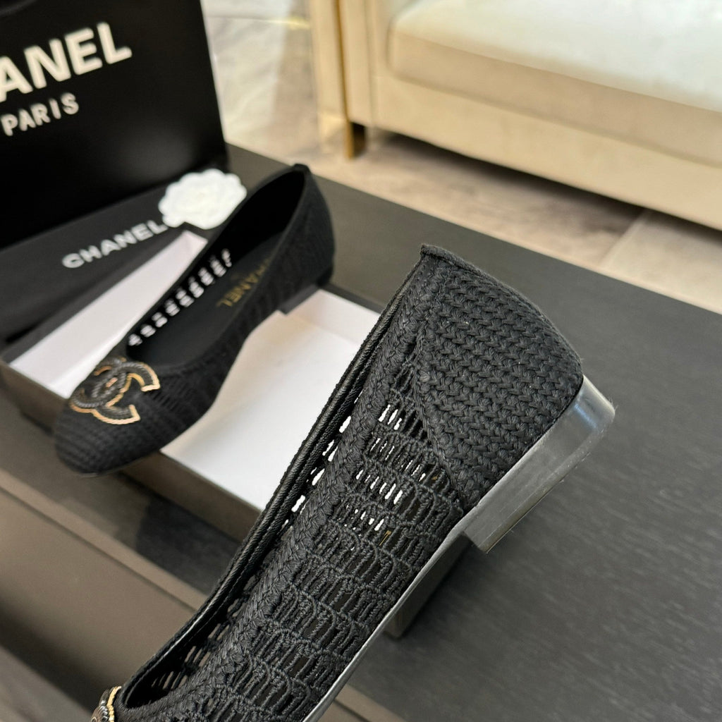 CC 25P Ballet Flat Black Raffia Large Logo