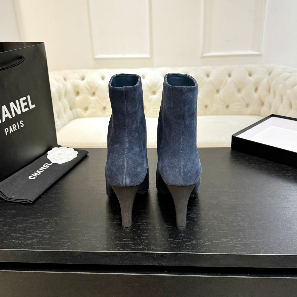 CC Gabrielle Chanel Ankle Boots 8.5cm Dark Blue Suede Black Fabric