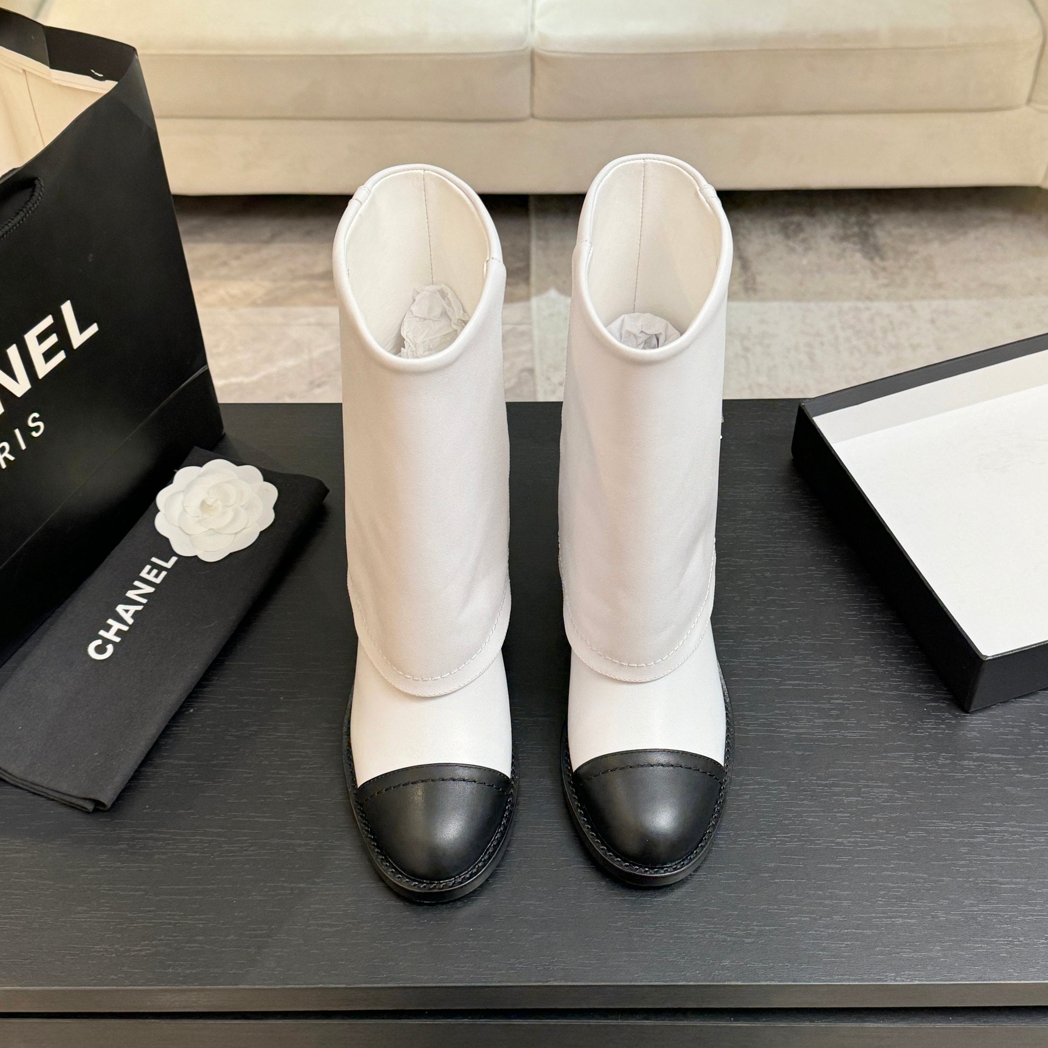 CC 26s Chunky Heel Tro r Ankle Boots Black White Sheepskin 673036