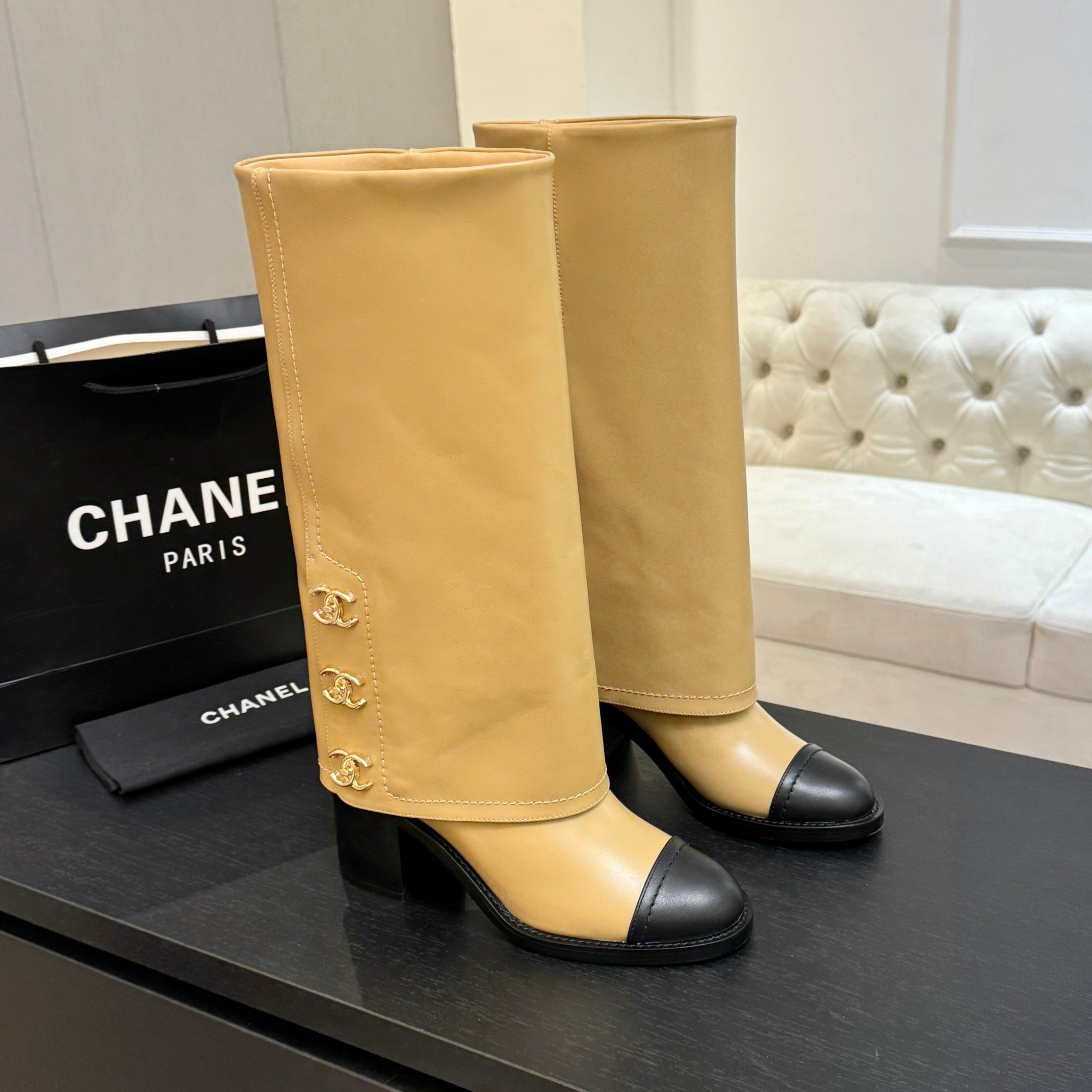CC 26s Chunky Heel Tro r Boots Black Beige Sheepskin 673037