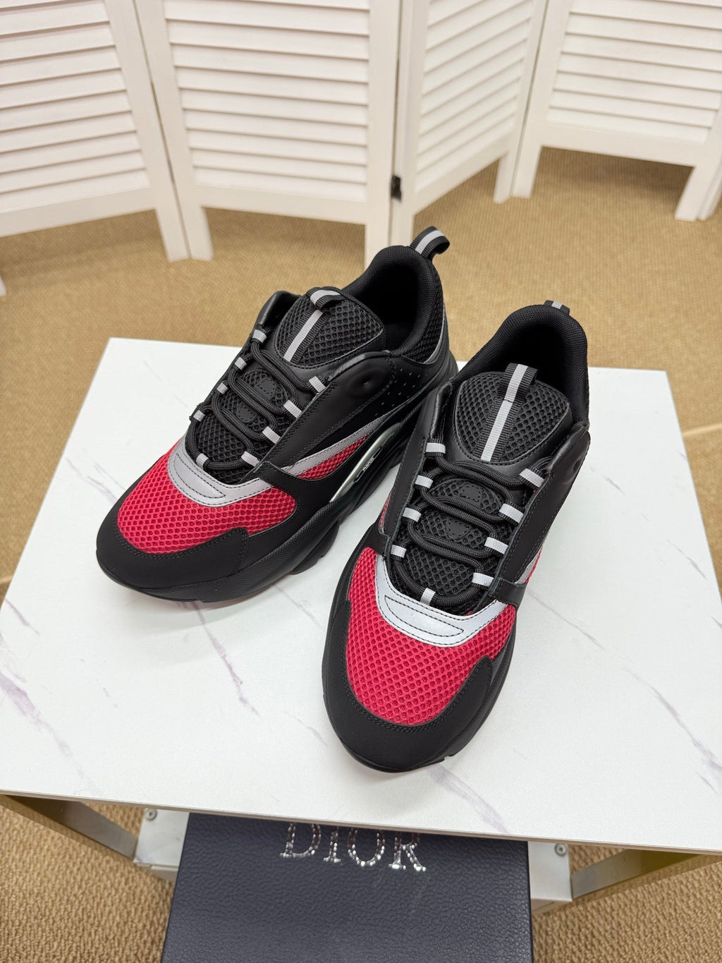 CD B22 Sneaker Black-red Mesh Calfskin 648069