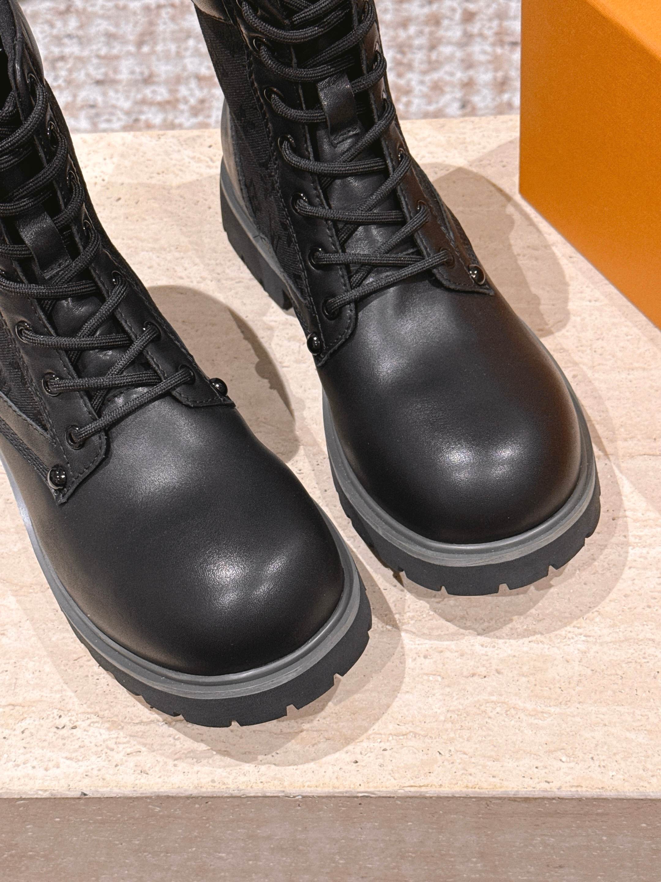 LV Boot Ranger Boots Black Cotton & Cowhide 556604