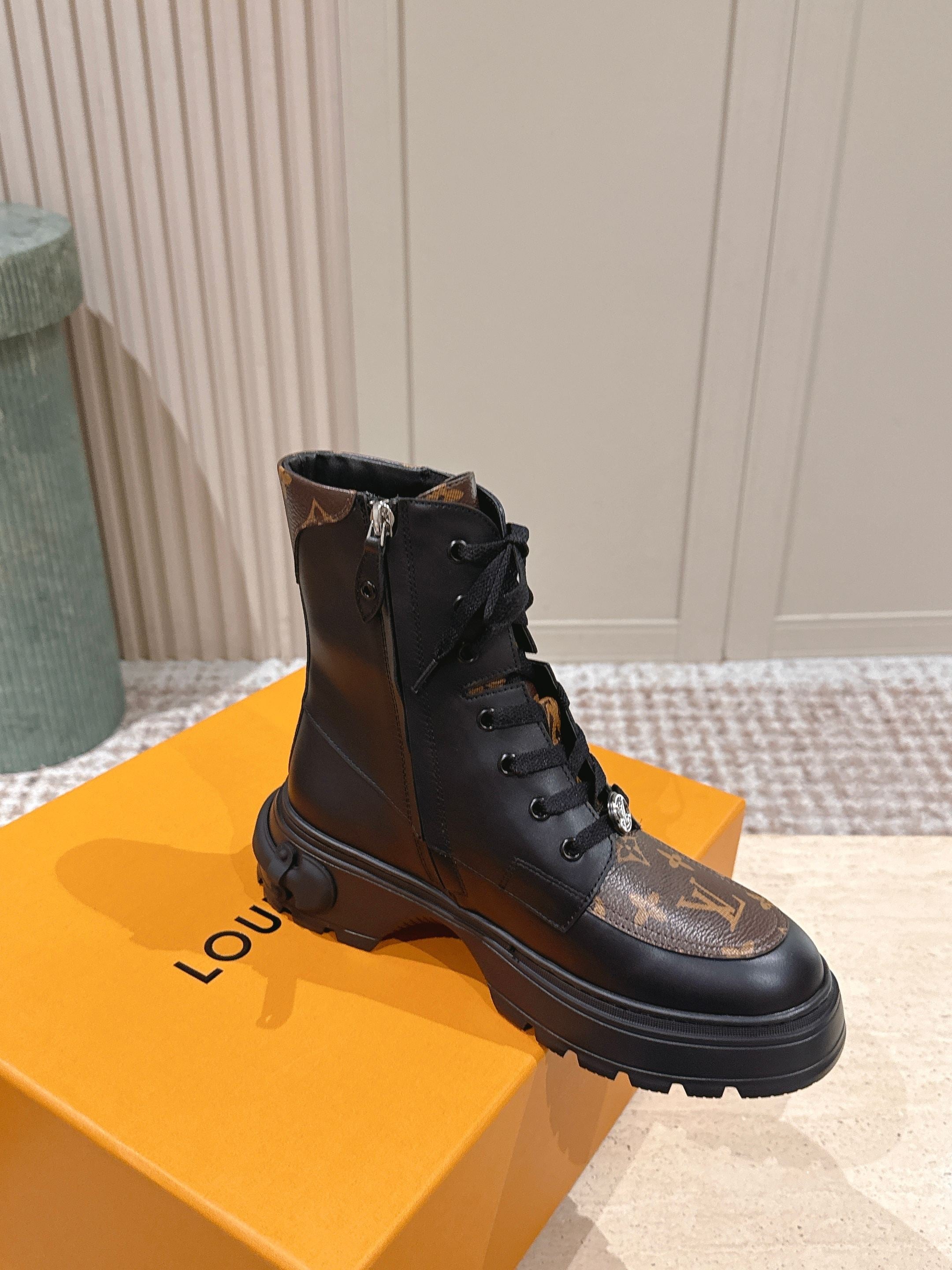 LV Squad Lace-up Ankle Boot 5cm Black Cowhide Monogram Canvas