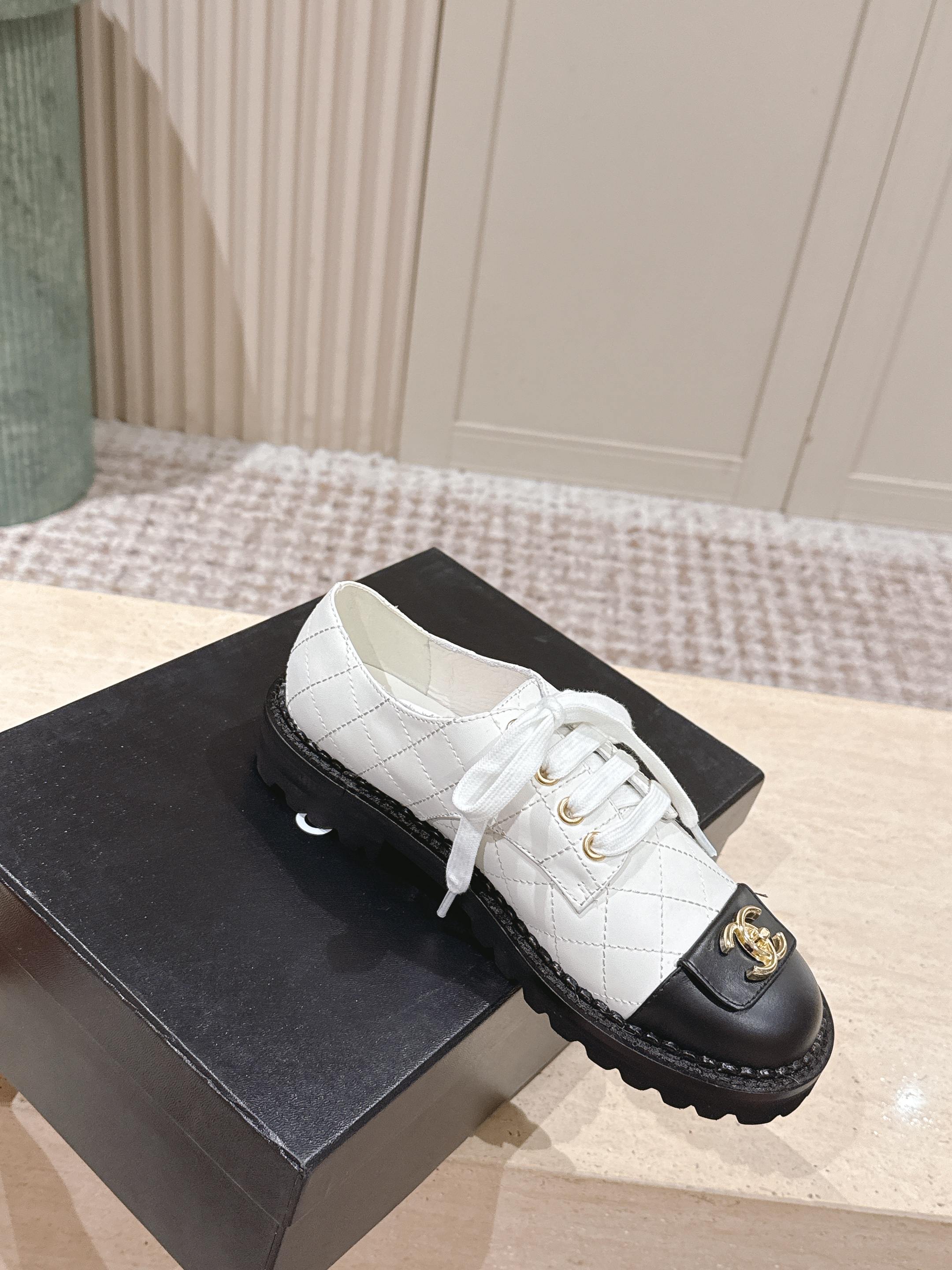 CC 26s Shoes 2cm Black White Quited Calfskin 583904