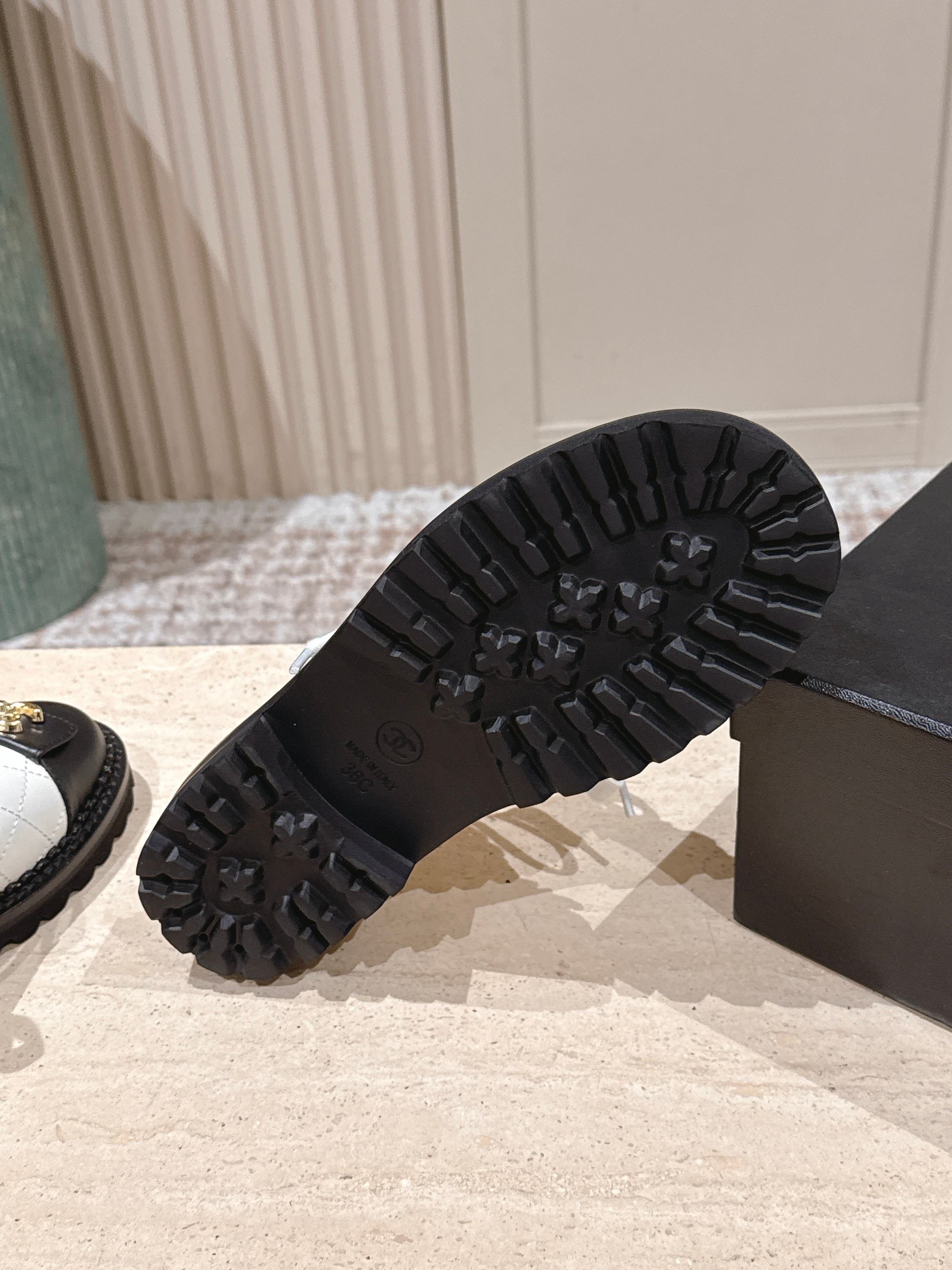 CC 26s Shoes 2cm Black White Quited Calfskin 583904