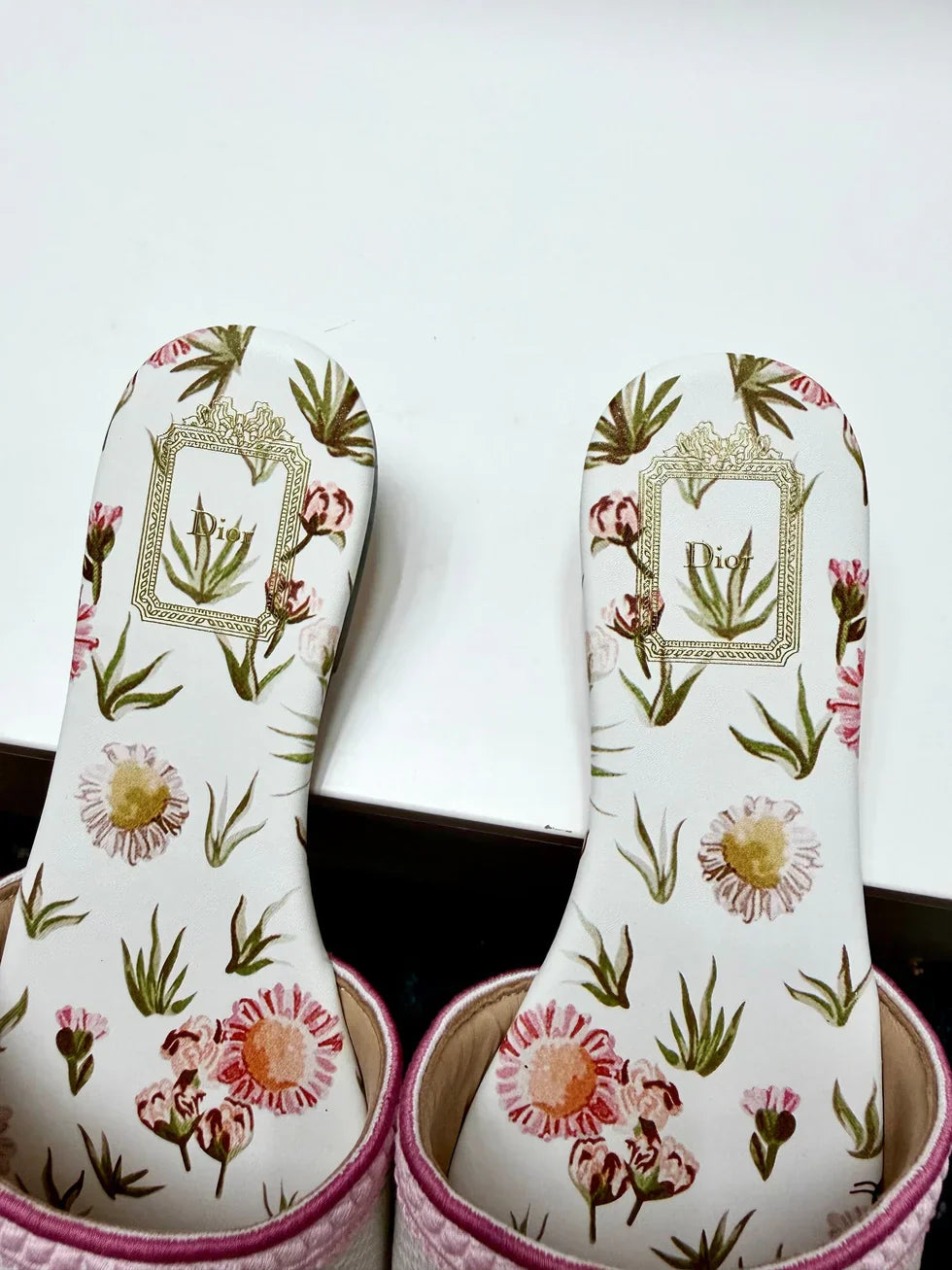 CD 26s Floral Embroidered Sandals White Pink Canvas 683033
