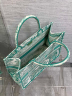medium dioriviera book tote 36 aquamarina tiger embroidery canvas