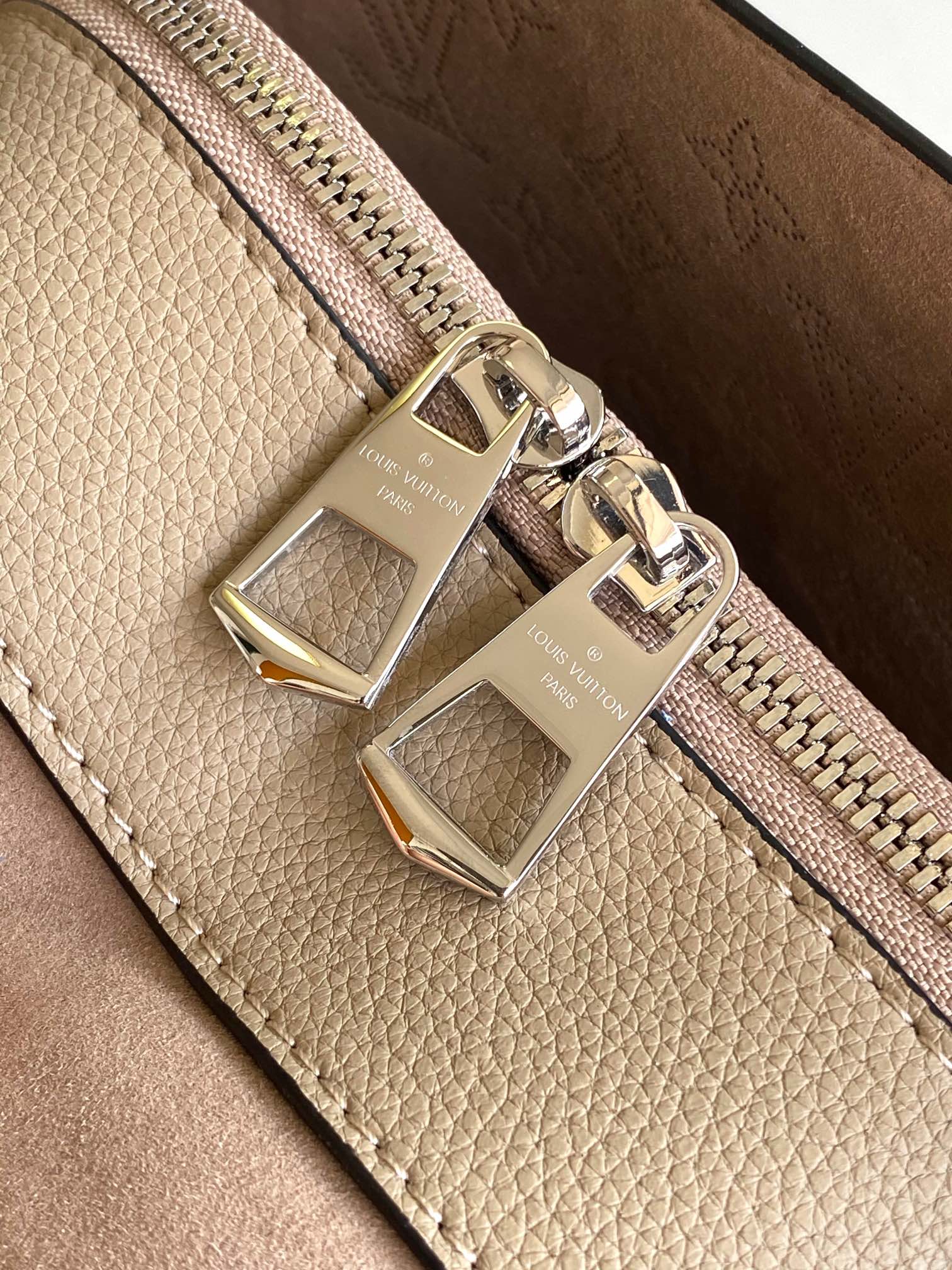 LV M12140 Flore Handbag 28cm Galet Gray Monogram Perforated Cowhide