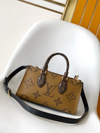 LV M14236 OnTheGo East West Chain 25cm Brown Monogram Giant & Canvas