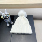 BEANIE HAT IN WHITE WOOL WITH POM POM 438106