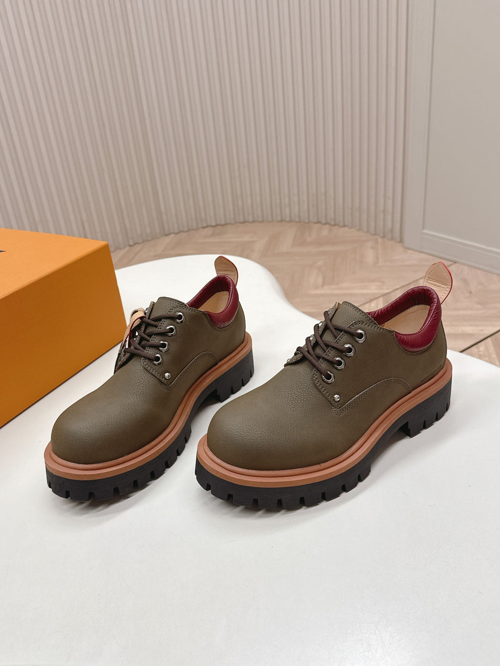 LV 26s Remix Derby Khaki Green Nuckbuk Cowhide 595413