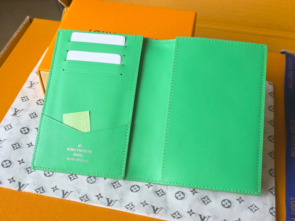 LV M25992 Pocket Organizer Wallet Bamboo Green Taurillon Monogram leather