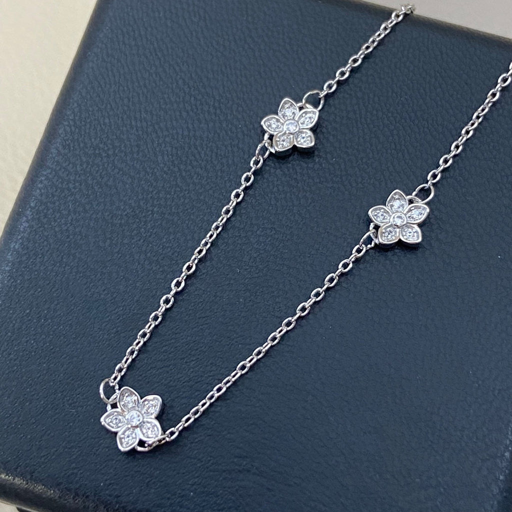 Graff New Mini Three-Flower Sliver Bracelet
