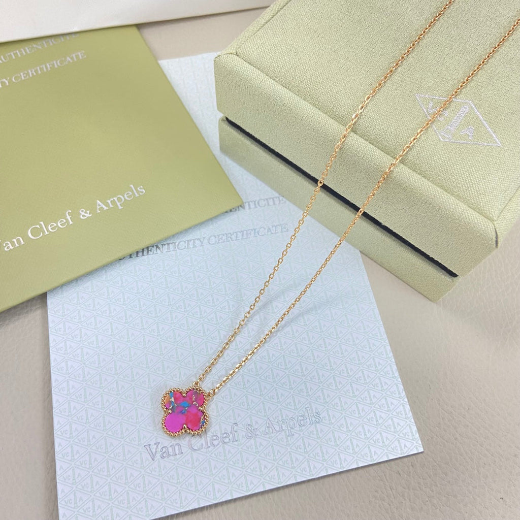 VCA Clover    Pink Mop Necklace