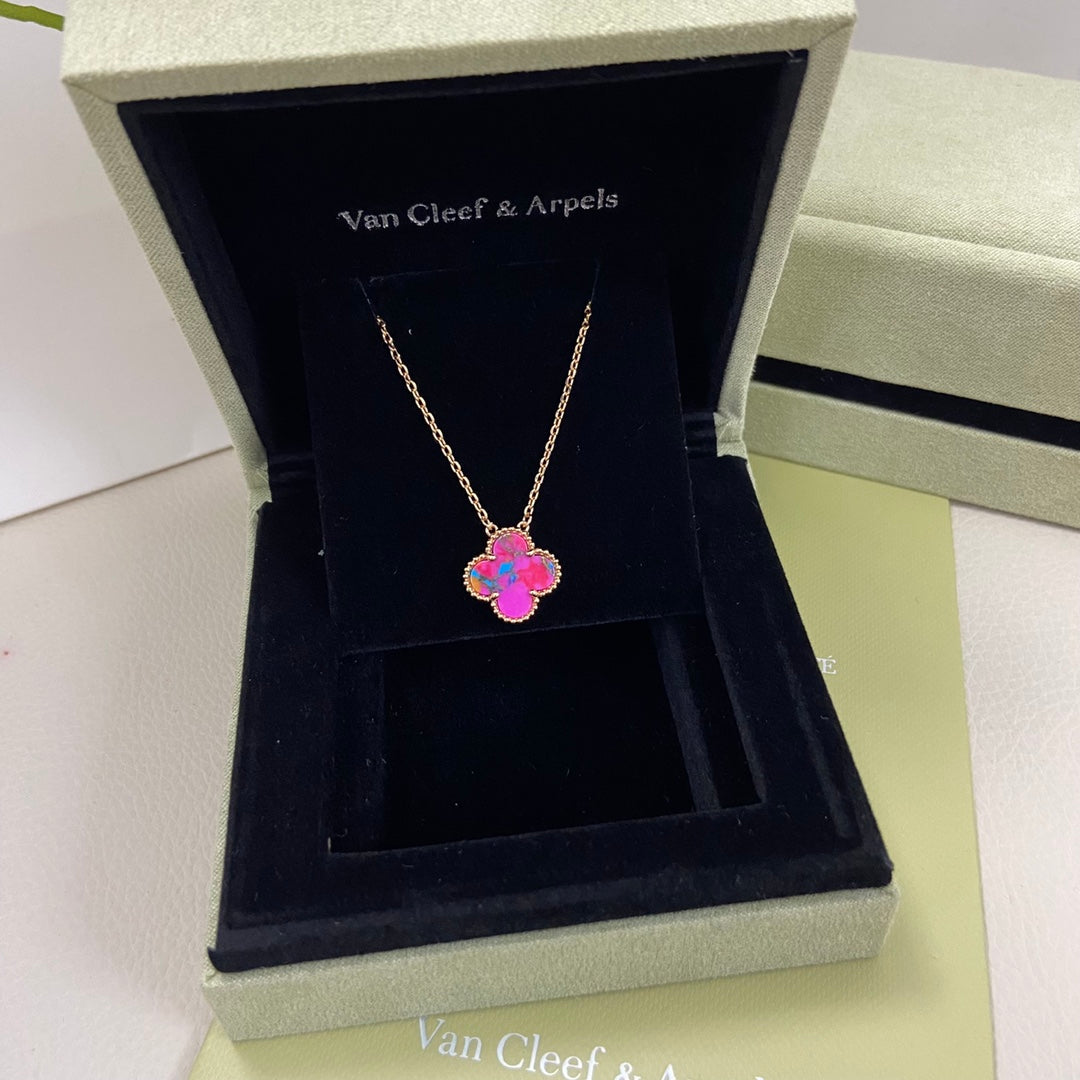 VCA Clover    Pink Mop Necklace
