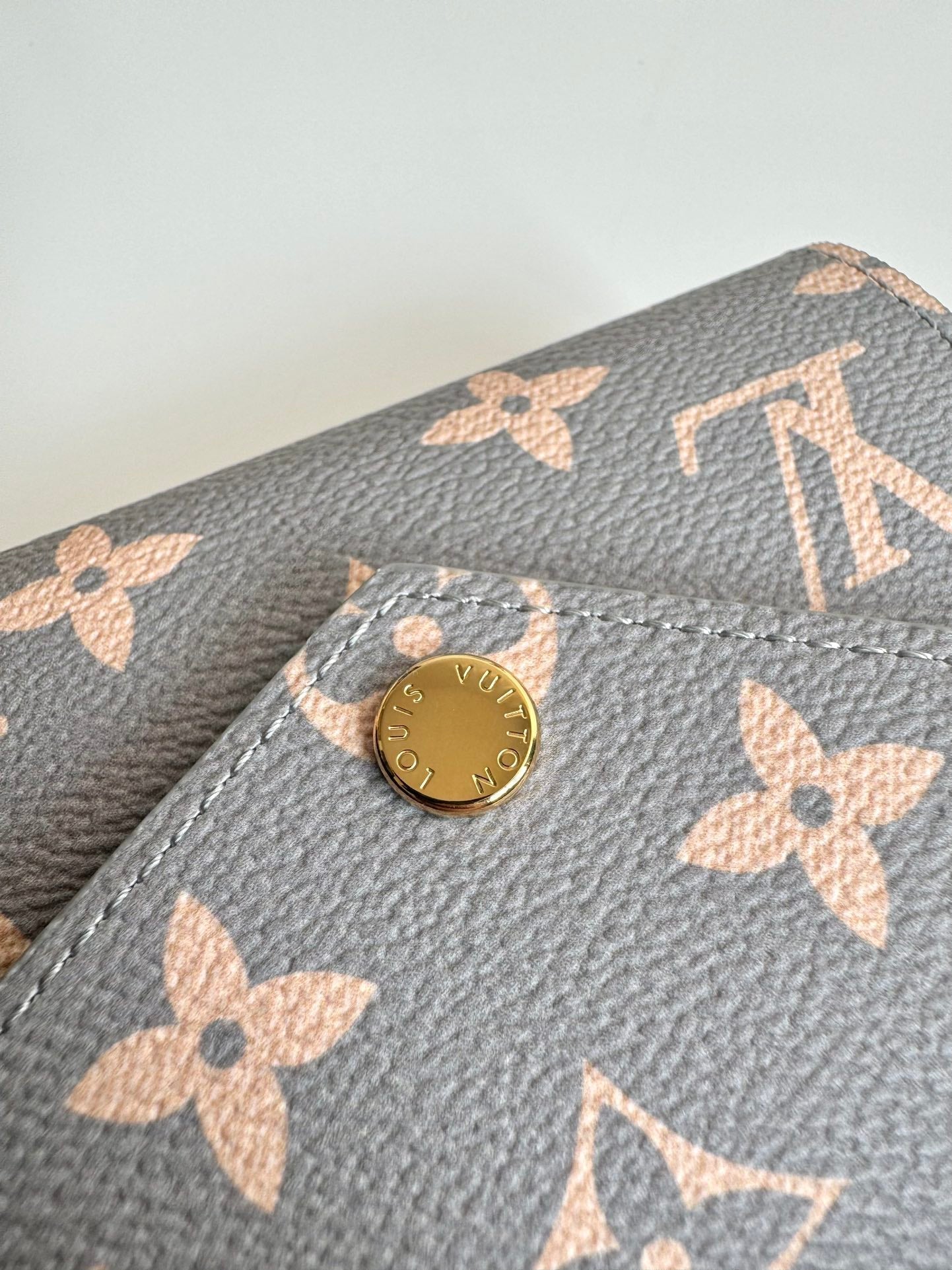 LV Victorine Wallet Trianon Gray Monogram Canvas GHW 221284