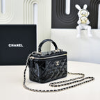 CC 24P Vanity Top Handle 16.5cm Black Patent Calfskin Light Gold Hardware