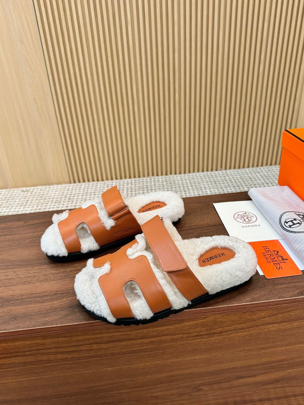 HM Chypre Sandal Burnt Orange Mix White Wool And Cowhide Lining 543687