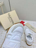 VT 25 Joy Play Low Top Sneaker White Cowhide 331680