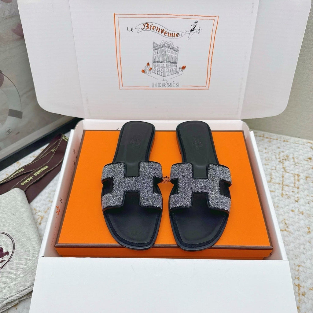HM Oasis Sandals Black Cowhide 625260