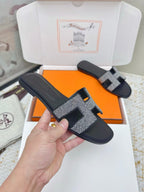 HM Oasis Sandals Black Cowhide 625260