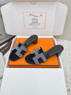 HM Oasis Sandals with Rhinestone Black Cowhide 625267