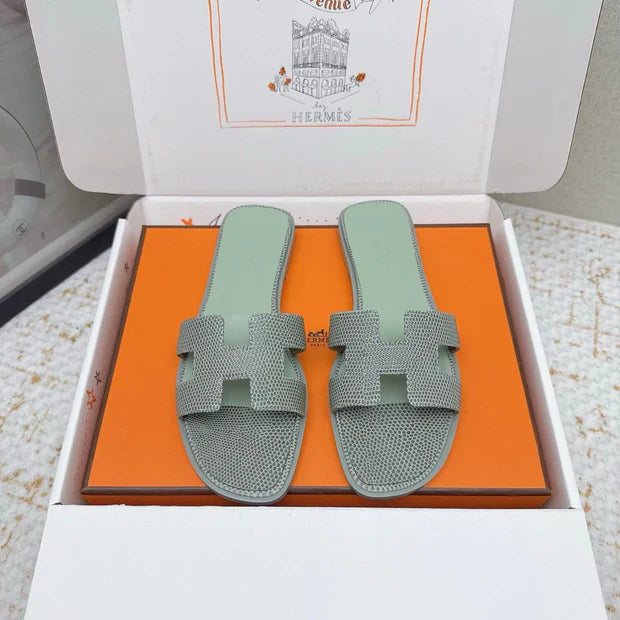 HM 26ss Oran Sandals Gray Green Cowhide 625047