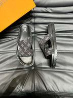 LV OASIS MULE IN BLACK MONOGRAM JACQUARD