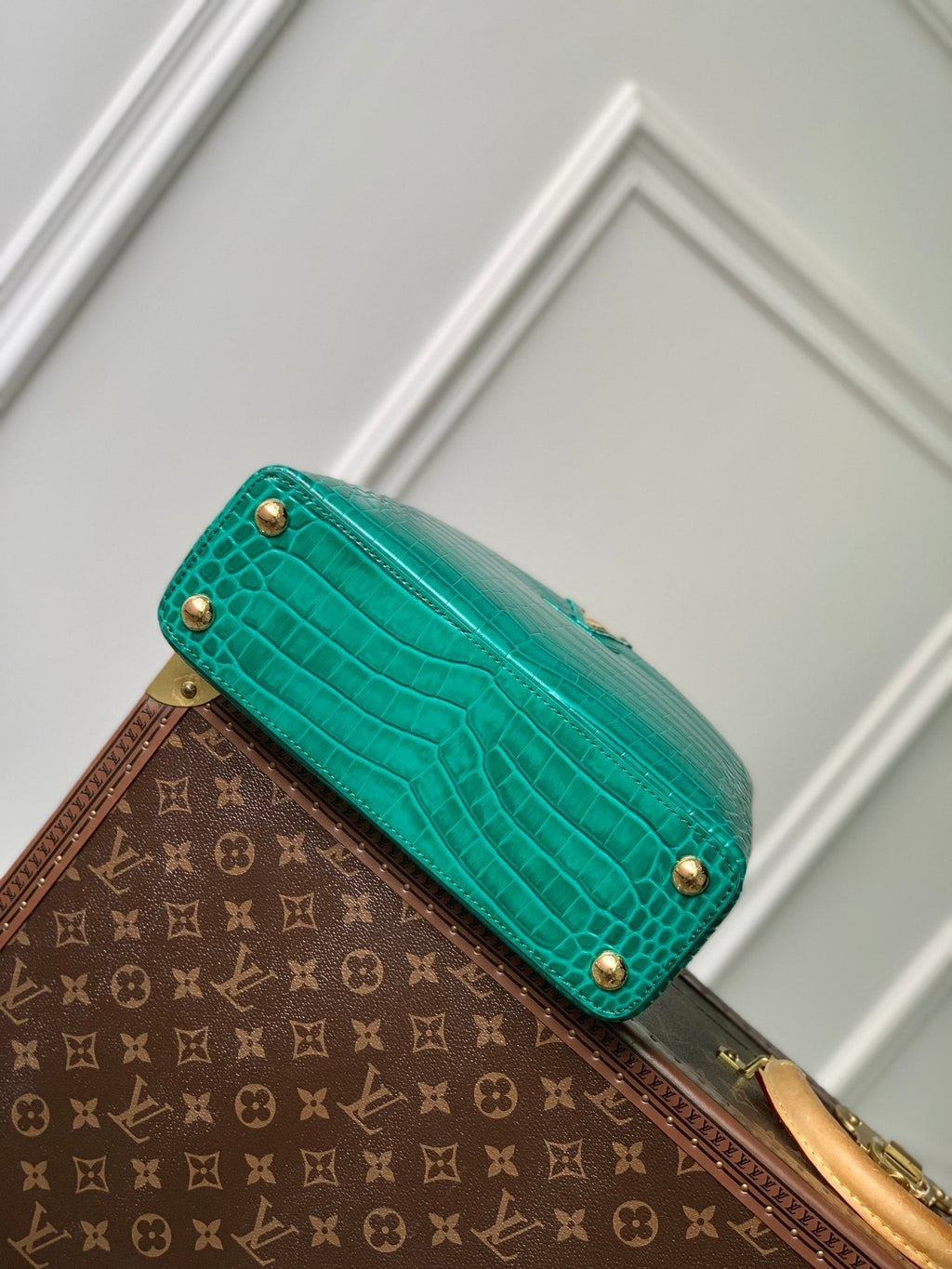 CAPUCINES BB 27 GREEN TAURILLON GOLD HARDWARE