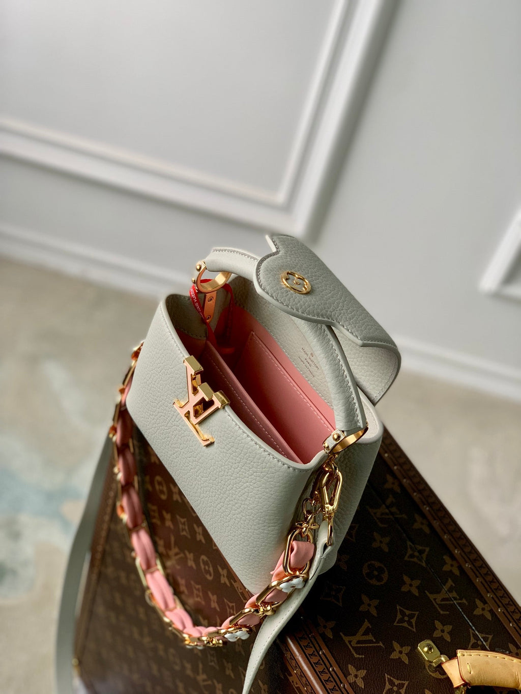 CAPUCINES MINI 21 ROCK GREY TAURILLON GOLD HARDWARE