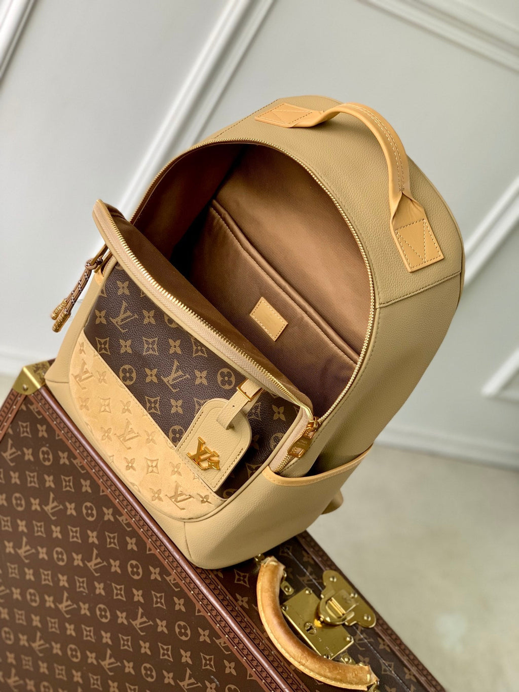 OUTDOOR BACKPACK 44 IN BEIGE CALFSKIN AND BROWN MONOGRAM CANVAS