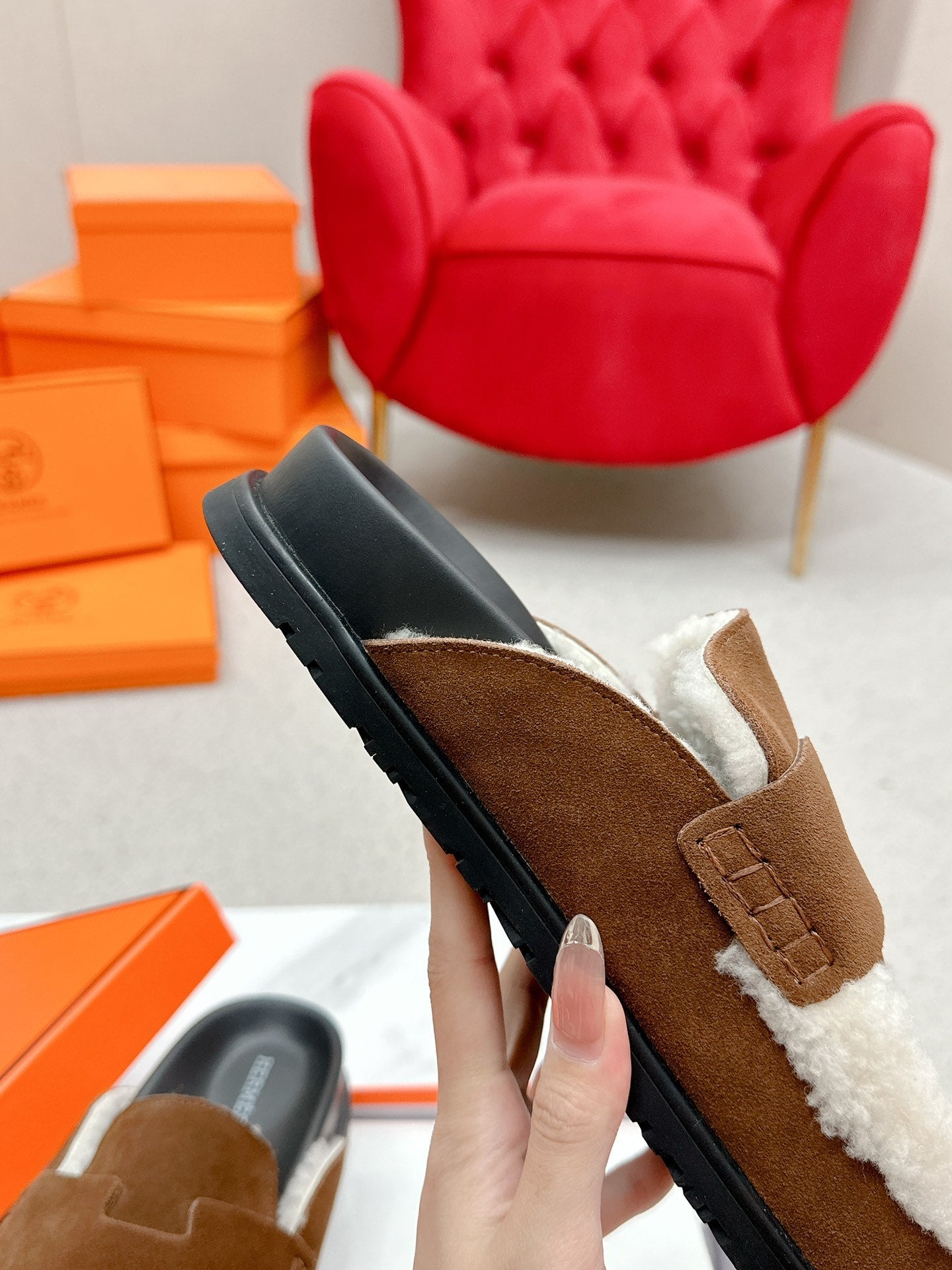 HM Go Mule Dark Brown Mix White Suede Lined With Wool Fleece 476596