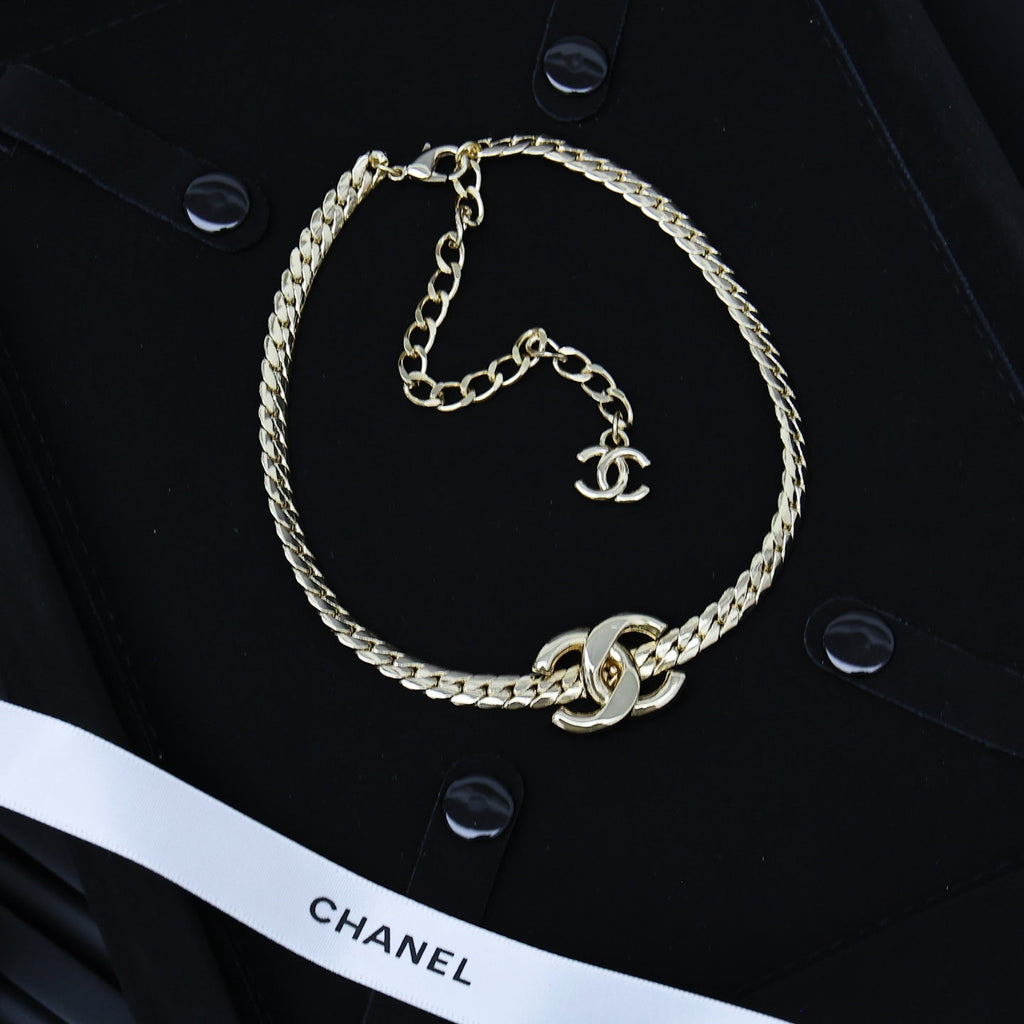 25S    CHAIN DOUBLE C NECKLACE