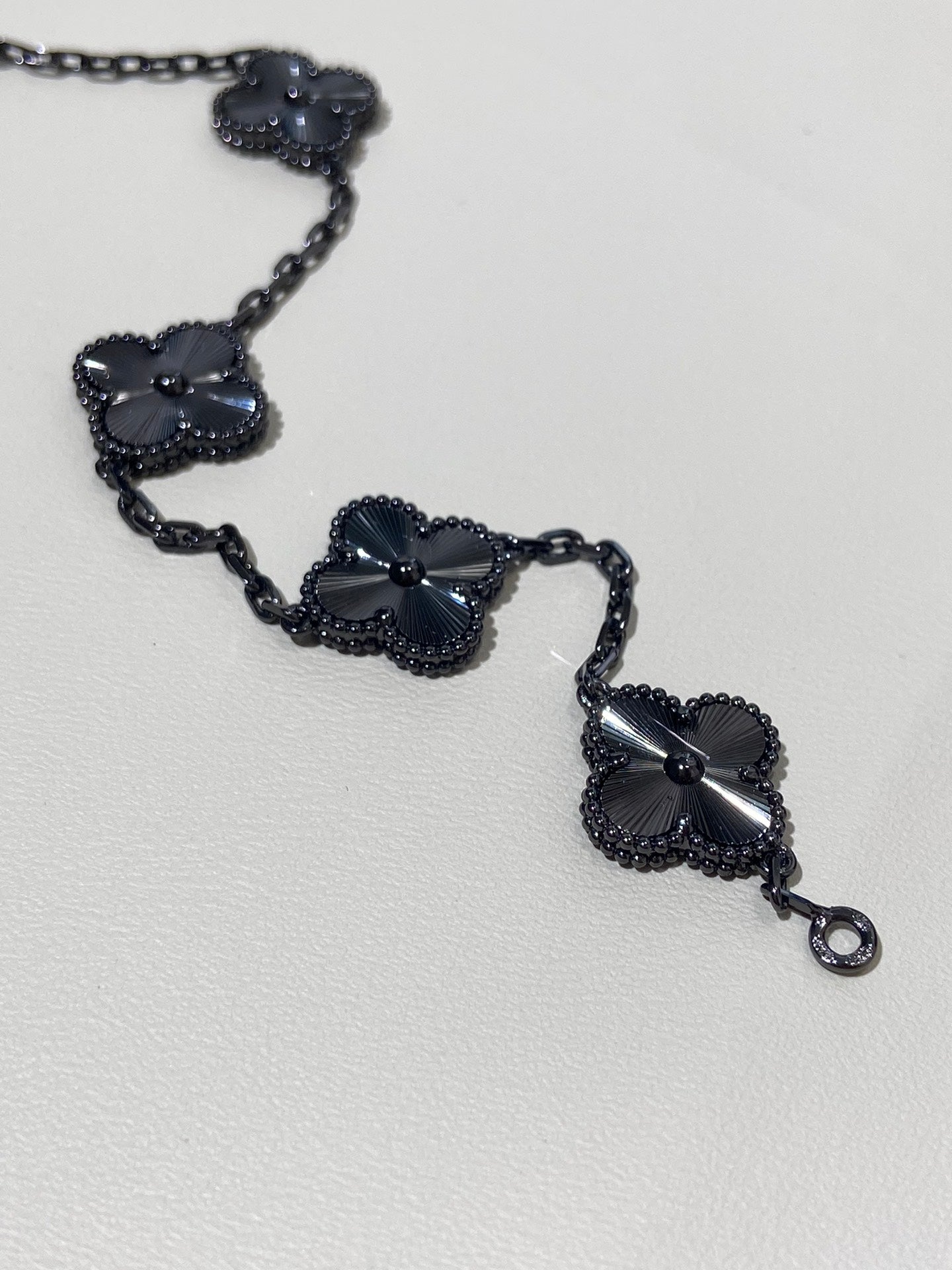 VCA Clover    Black 5 Motifs Black Bracelet