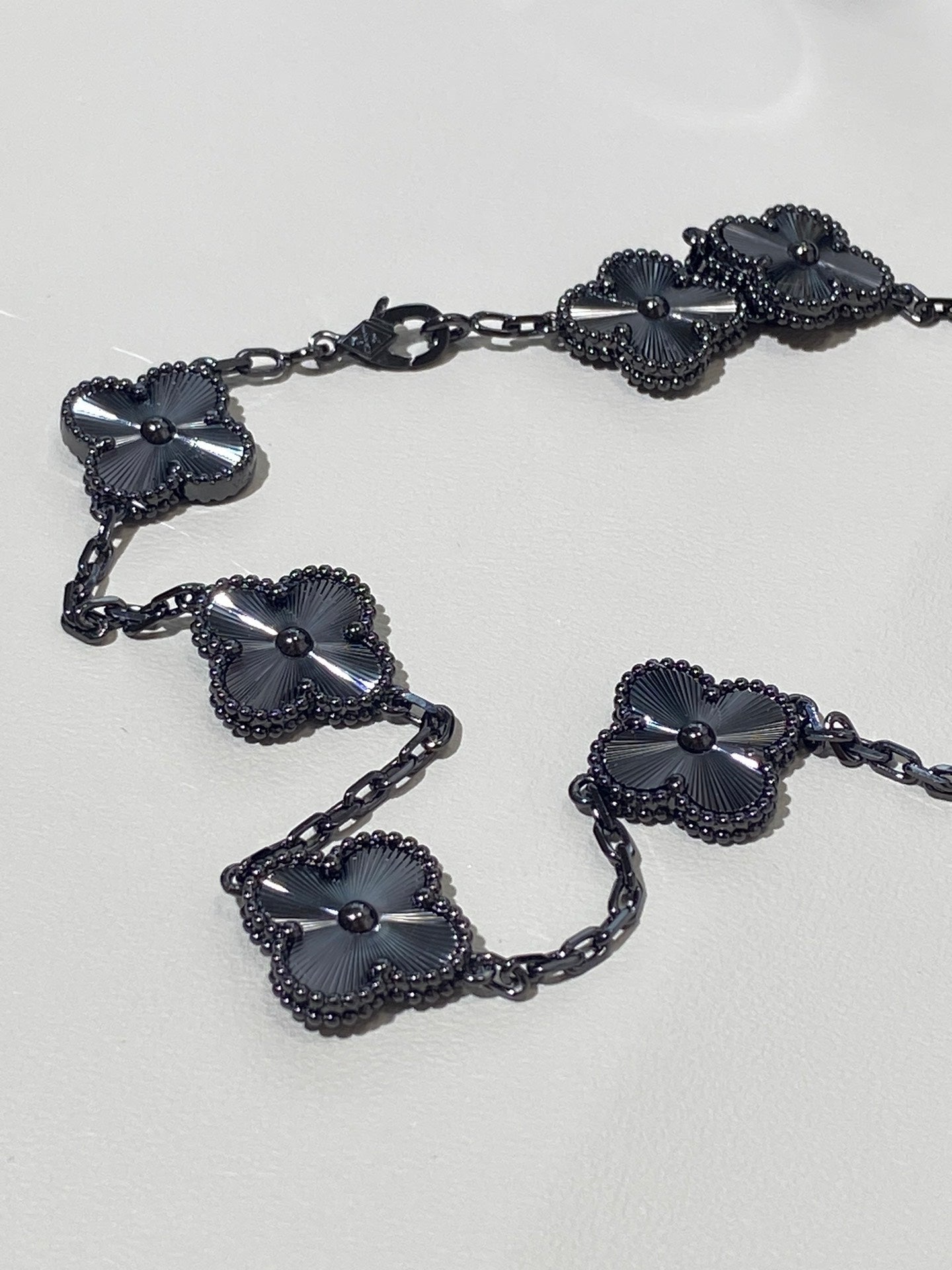 VCA Clover    Black 5 Motifs Black Bracelet
