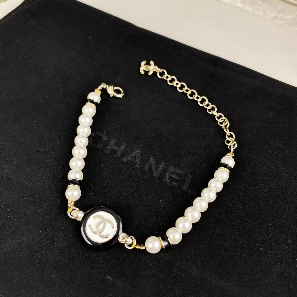 CLASSIC CC PEARL CHAIN WITH    PEARLS BLACK RESIN