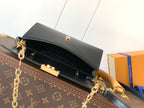 Wallet On Chain Capucines handbag Black Cowhide 250406