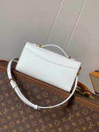 Wallet On Chain Capucines handbag White Cowhide 250408