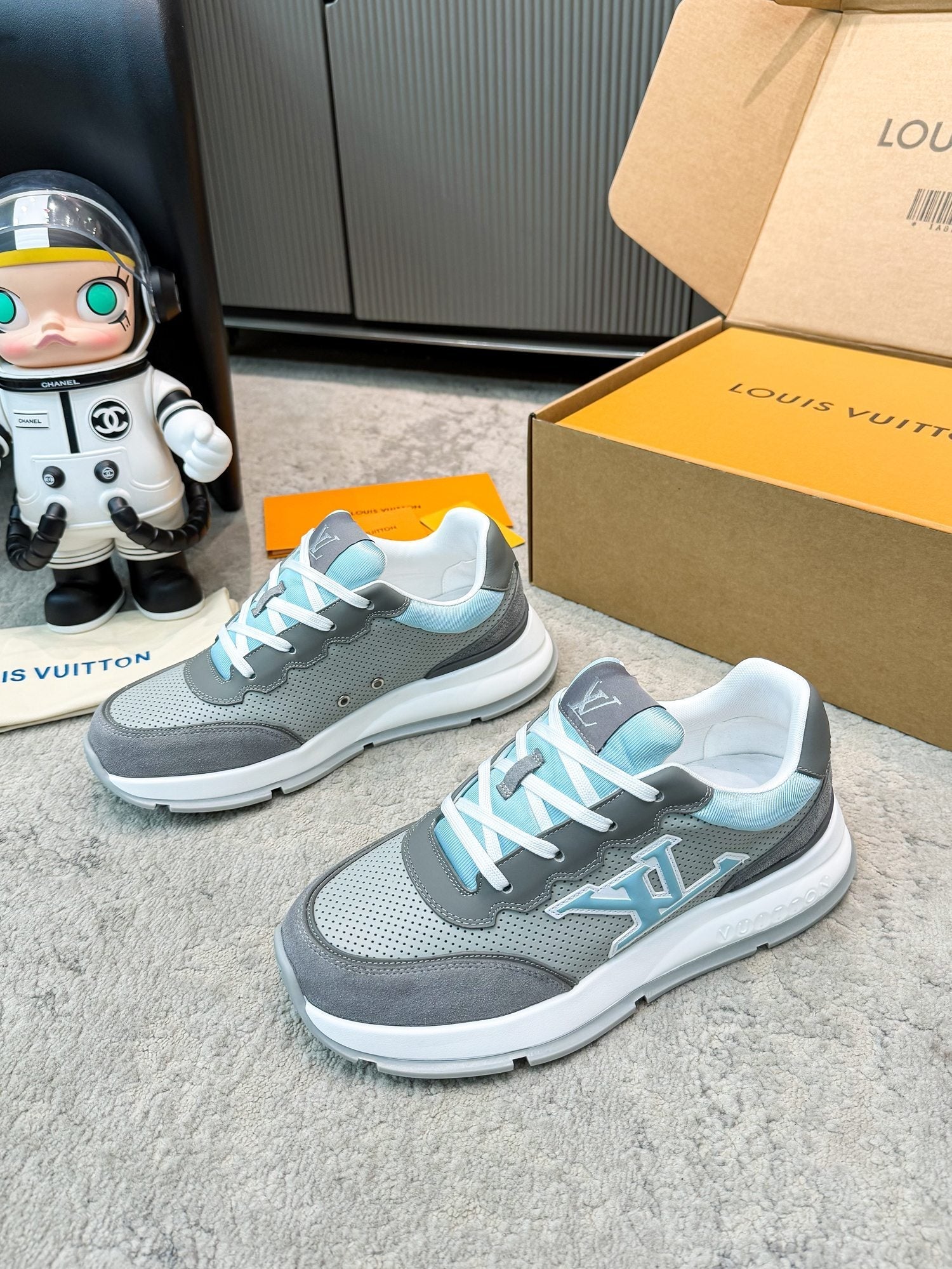 LV Classic Sneaker Grey Blue Suede Mesh 625425