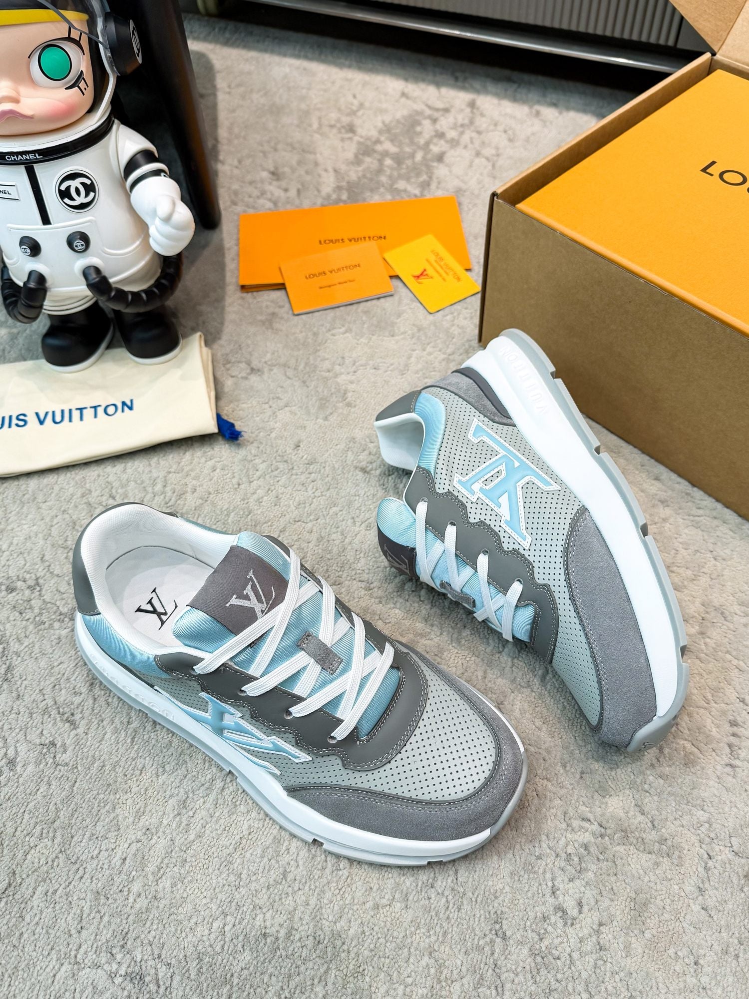 LV Classic Sneaker Grey Blue Suede Mesh 625425