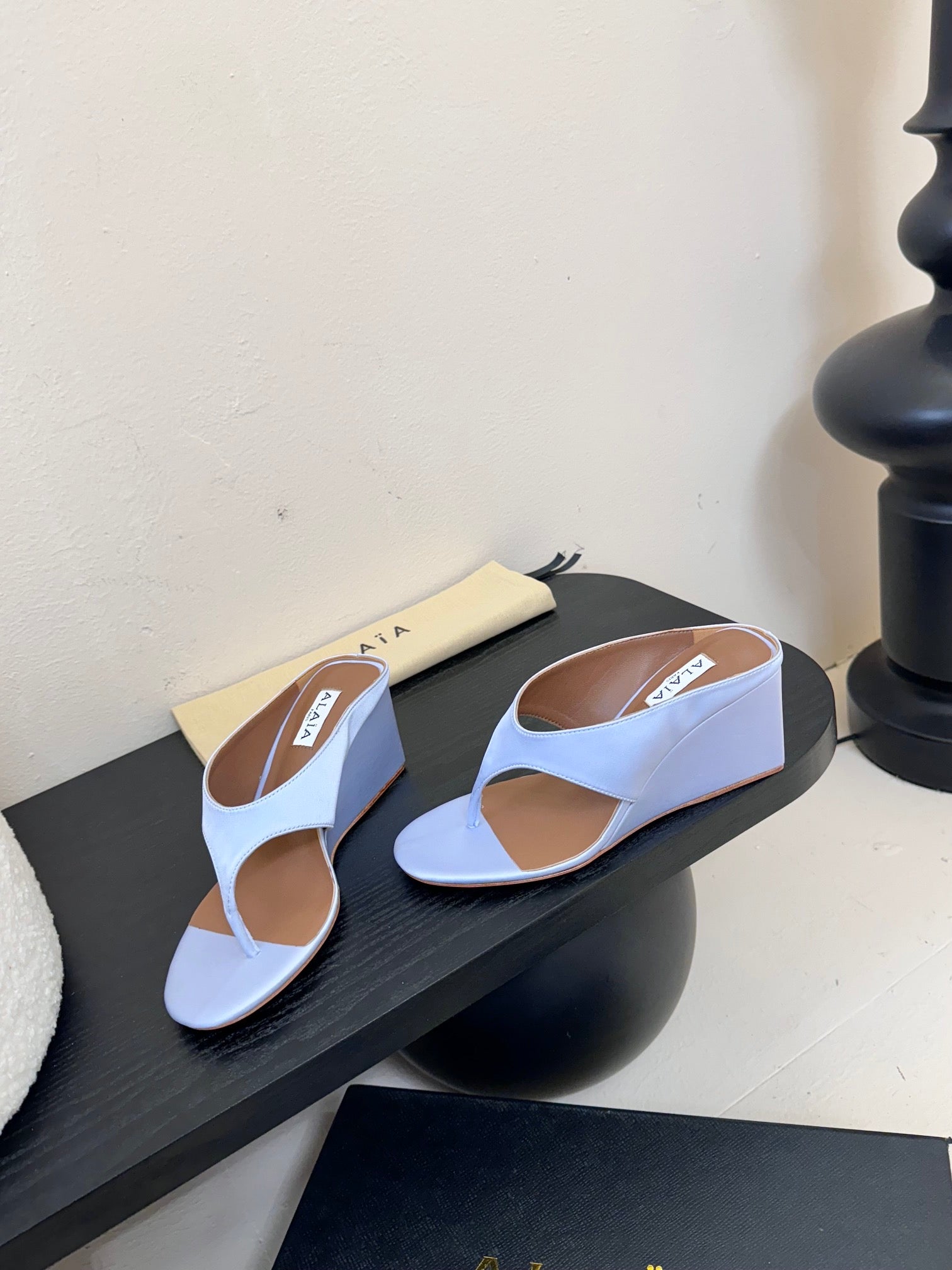 Alaia 25 Cube Thong Mules Blue Satin Sheepskin 297038