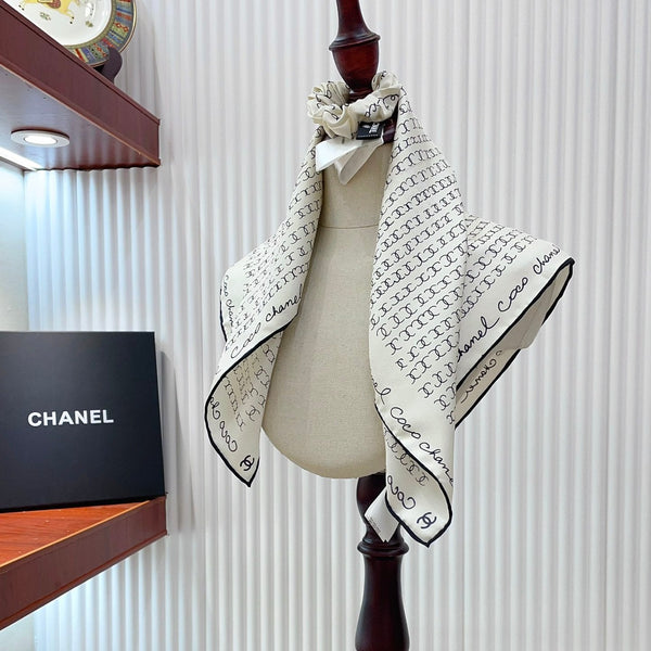 CC Square Scarf 50 CM In White Silk Twill  196205