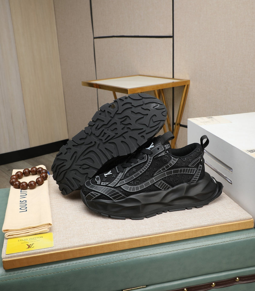 LV TRAINER IN BLACK CALFSKIN AND BREATHABLE MESH