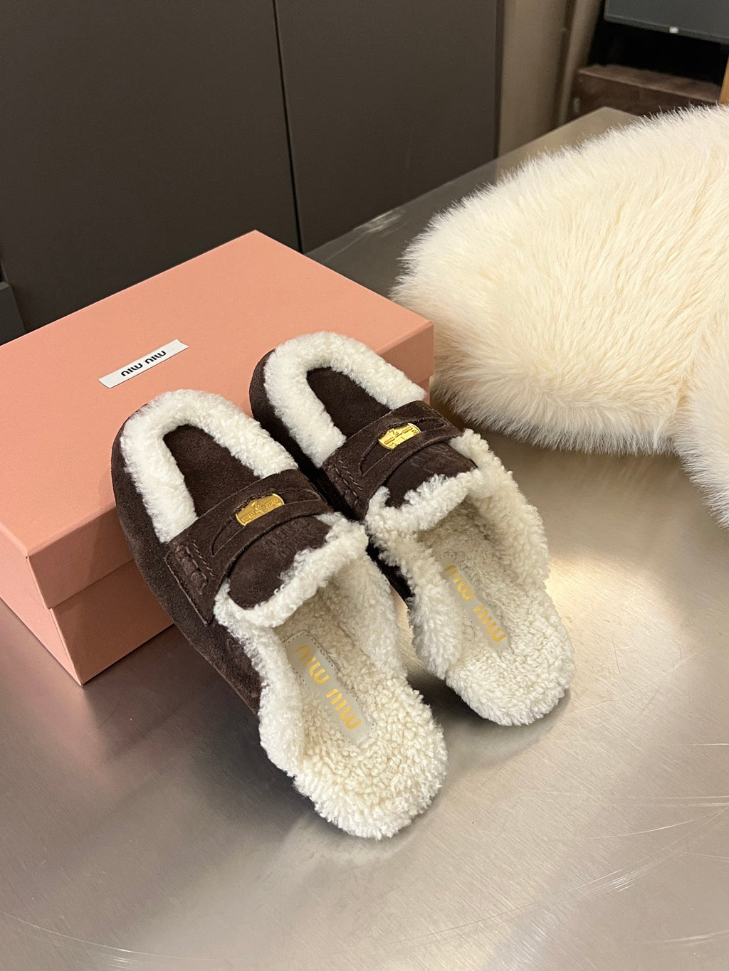 Miu Logo-Embossed Slippers Deep Neutral Suede Shearling 455920