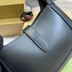 JACKIE SMALL SHOULDER BAG 27 IN BLACK CALFSKIN GOLD HARDWARE