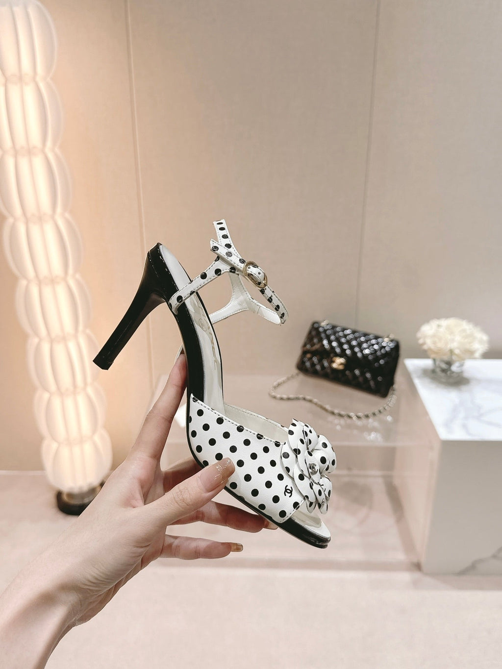 cc slingbacks sandal flower 85 white black calfskin