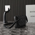 BV 25S DIAGO SHOULDER BAG 25.5 IN BLACK GRAIN COWHIDE