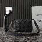 BV 25S DIAGO SHOULDER BAG 25.5 IN BLACK GRAIN COWHIDE